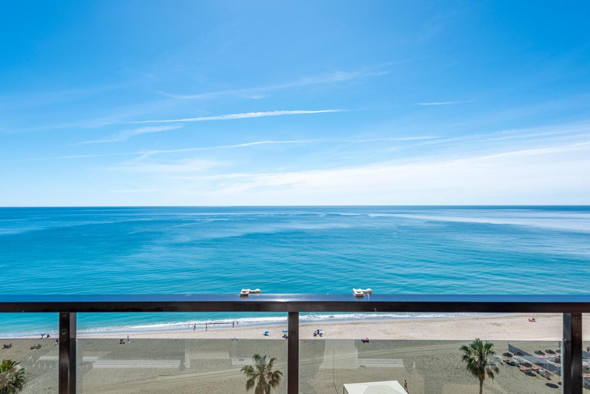 Apartamento Beachfront -- New Luxury -- 1ª Linea Playa -- Centro De -- Private Parking -- Panoramic Sea Views Fuengirola