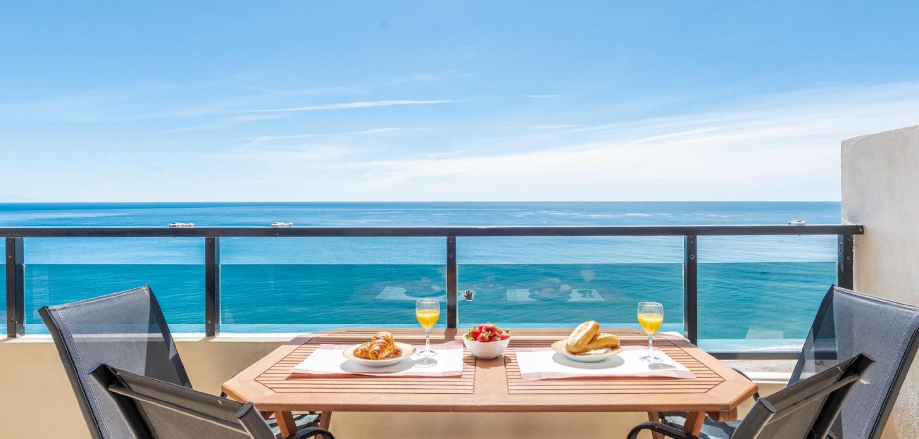 Beachfront -- New Luxury -- 1ª Linea Playa -- Centro De -- Private Parking -- Panoramic Sea Views Apartamento Fuengirola