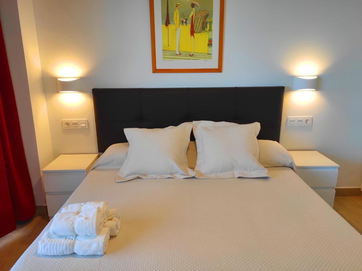 Huoneisto Beachfront Luxury: Sea View